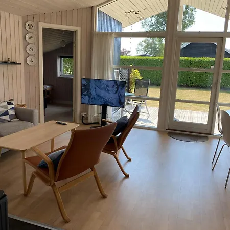 Cozy Summer House, Dyngby With Private Garden Ferienhaus Odder